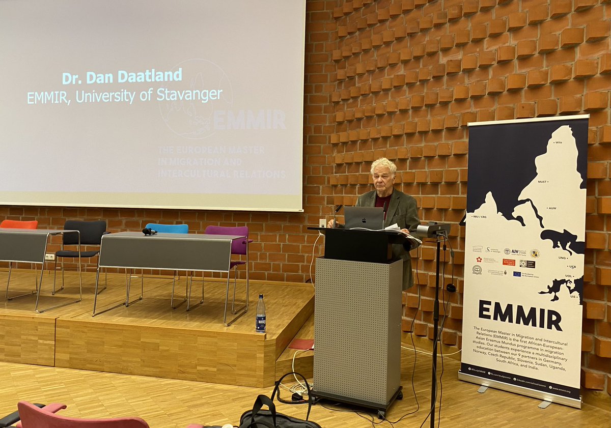StudyEMMIR's tweet photo. Dr. Dan Daatland of @UniStavanger, one of the founding partners and great minds of the EMMIR programme, welcomes Edition 10 students to the EMMIR community and network. #EMMIRE10 https://t.co/QfYti1mKgg