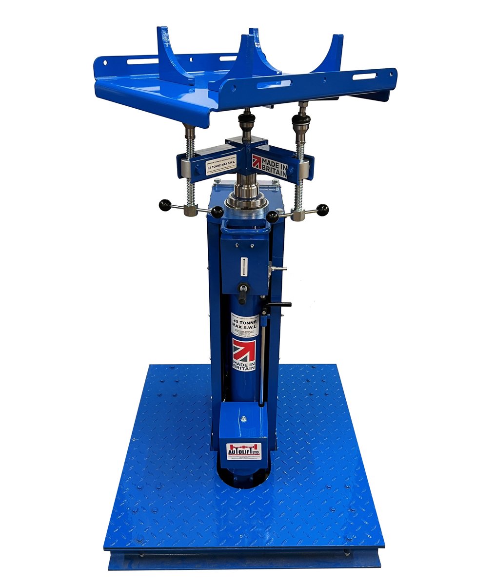AutoliftLimited's tweet photo. Autolift's 15/20 Tonne Mobile Floor jack can be utilised as a normal lifting jack or with our tilt top for removing transmissions, gearboxes, etc.. Shown with Security Struts for extra safety! 
https://t.co/do4AFDDOSn https://t.co/NxjxGMtXqD