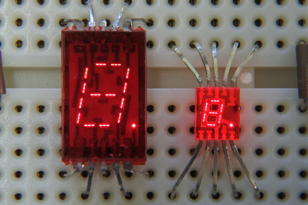 最近購入したレトロな7セグメントLED。左がeBayで買ったVQB71、右が