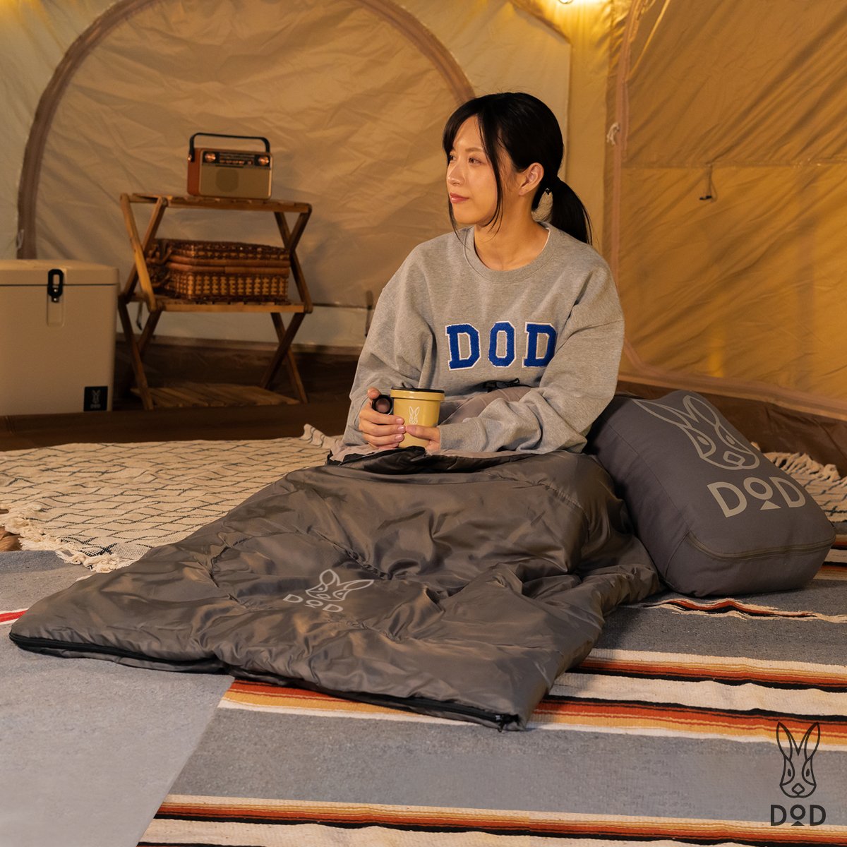 dod_camp's tweet photo. \ 次回販売のお知らせ /

クッション兼シュラフとして使えるおトク感、
そしてたまらない可愛さが大好評の #ウサクッションシュラフ🐰
次回販売は10/4を予定しております。
可愛い＆おトクにたどり着くまでの開発小話を読みながら再販を楽しみにお待ちください🤭🤭
https://t.co/hsZwmLDqOD

小話↓ https://t.co/tpnkynnBdD