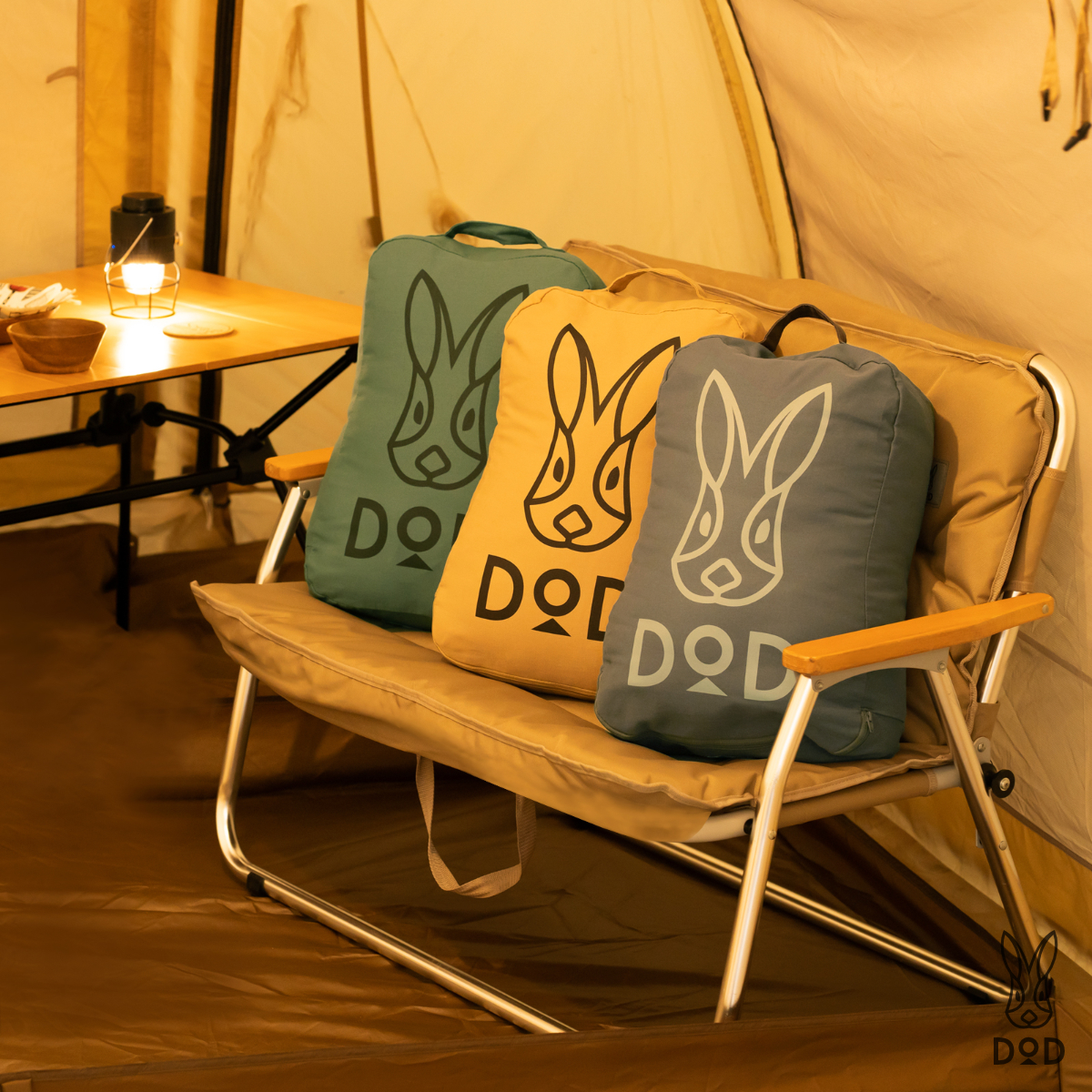 dod_camp's tweet photo. \ 次回販売のお知らせ /

クッション兼シュラフとして使えるおトク感、
そしてたまらない可愛さが大好評の #ウサクッションシュラフ🐰
次回販売は10/4を予定しております。
可愛い＆おトクにたどり着くまでの開発小話を読みながら再販を楽しみにお待ちください🤭🤭
https://t.co/hsZwmLDqOD

小話↓ https://t.co/tpnkynnBdD