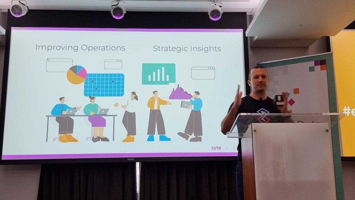 fabienv's tweet photo. Opening the #extractsummit2022 with @shaneaevans #webscraping #London https://t.co/RS5IvaYZ3Y