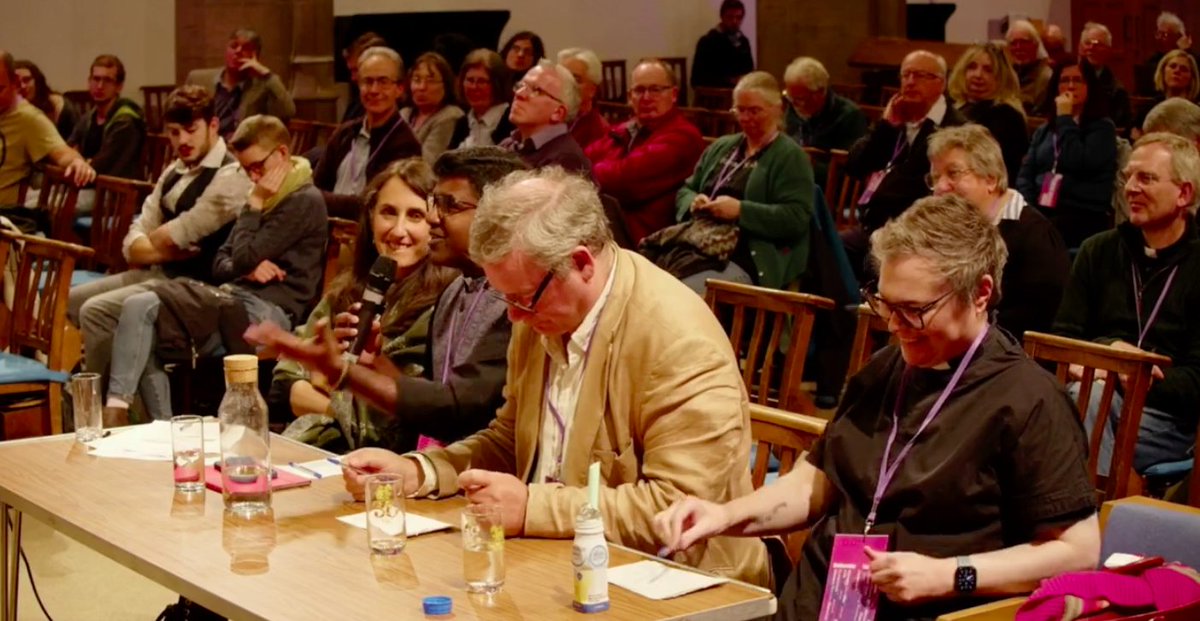 TheOutsider40's tweet photo. Privilege to be welcomed into @HeartEdge_ family and energised by the hope! Also got to hangout with cool people @GraceREThomas @RMannWriter, join in @theologyslam @ShervingtonD and listen to the present and future of theology @alex_clareyoung @VicAnneTurner and Amanda Higgin. https://t.co/DYuRsK7WqJ