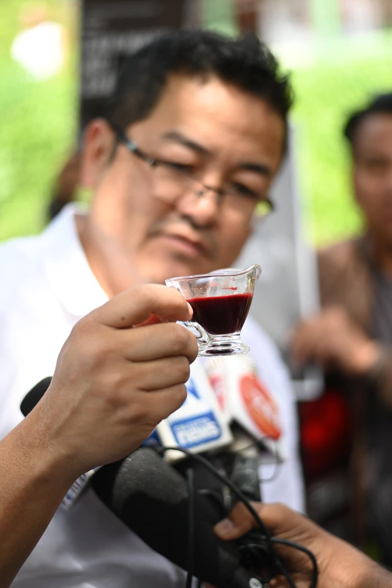 edwardsajoy's tweet photo. As a symbol of my protest against the owners and tea gardens who refused to give 20% bonus, today I went to a garden close to town and drew blood as a peaceful sign of protest. #bloodtea https://t.co/sjL4GVSRic