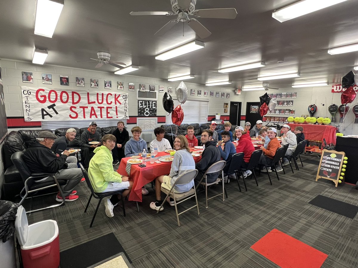 dunigansmith's tweet photo. Night before State Quarterfinals pasta dinner for the CGHS boys tennis team. Let’s do this! #GetUpCG #BeatFloydCentral @CGSportsNetwork @CGMensTennis https://t.co/mcc6bzOsxh