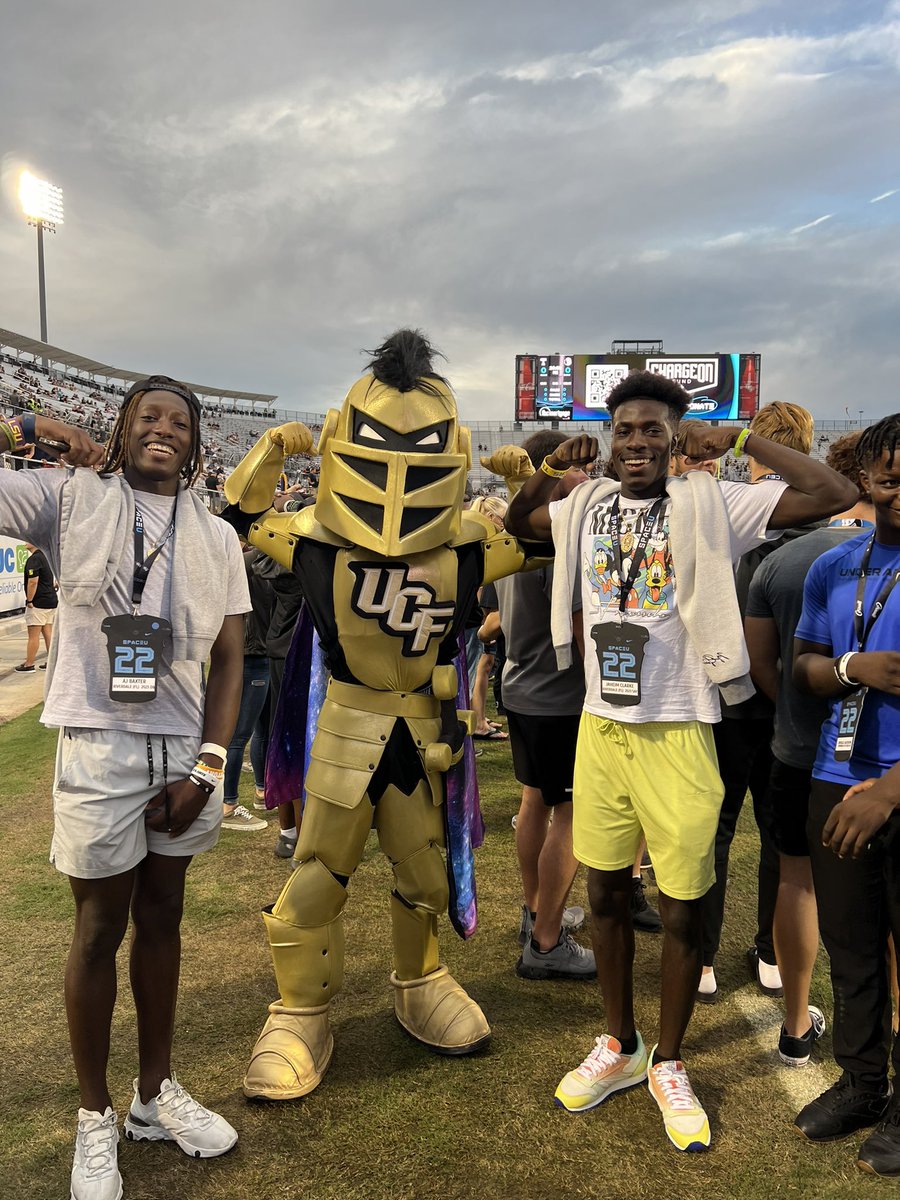 gonzalezrhs's tweet photo. UCF! Let’s go! @RaiderAthletes https://t.co/D5mrBVXFNm