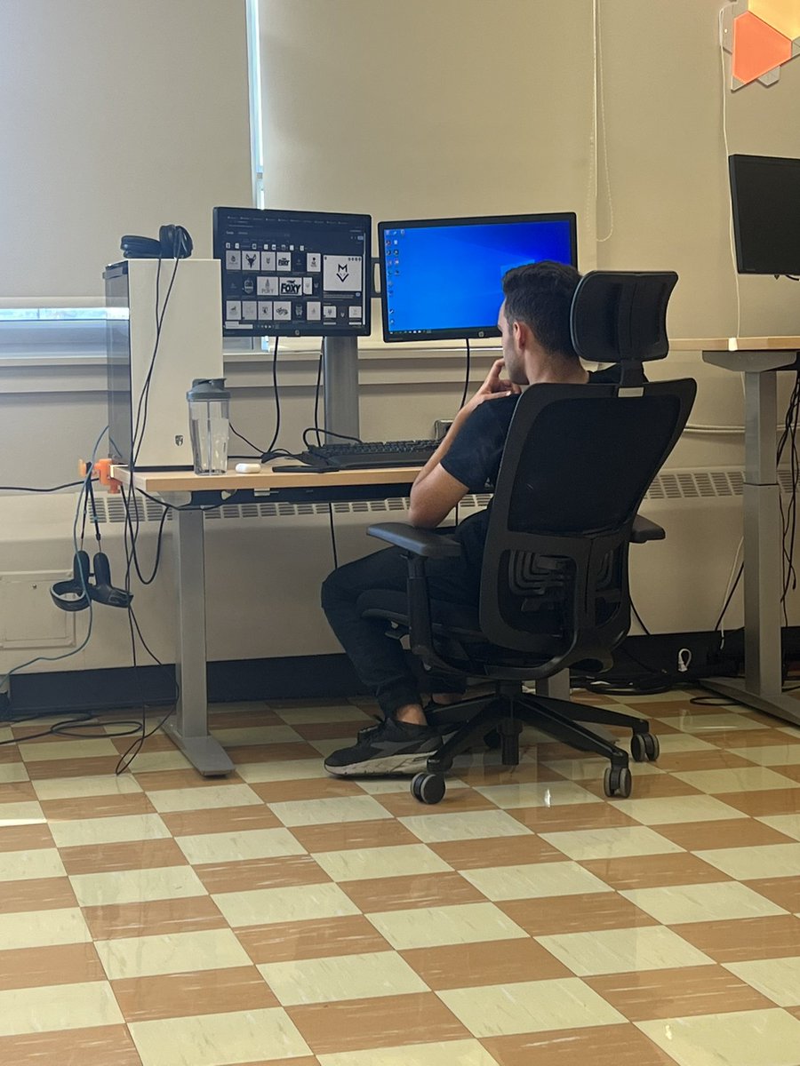 Powerful visit to the @AnglophoneEast <a href="/IdeaMoncton/">IDEACentreMoncton</a> for conversation, listening with students and staff about the amazing projects and ideas! #innovation #creativity #passion #learning #wonder #peanutbutter