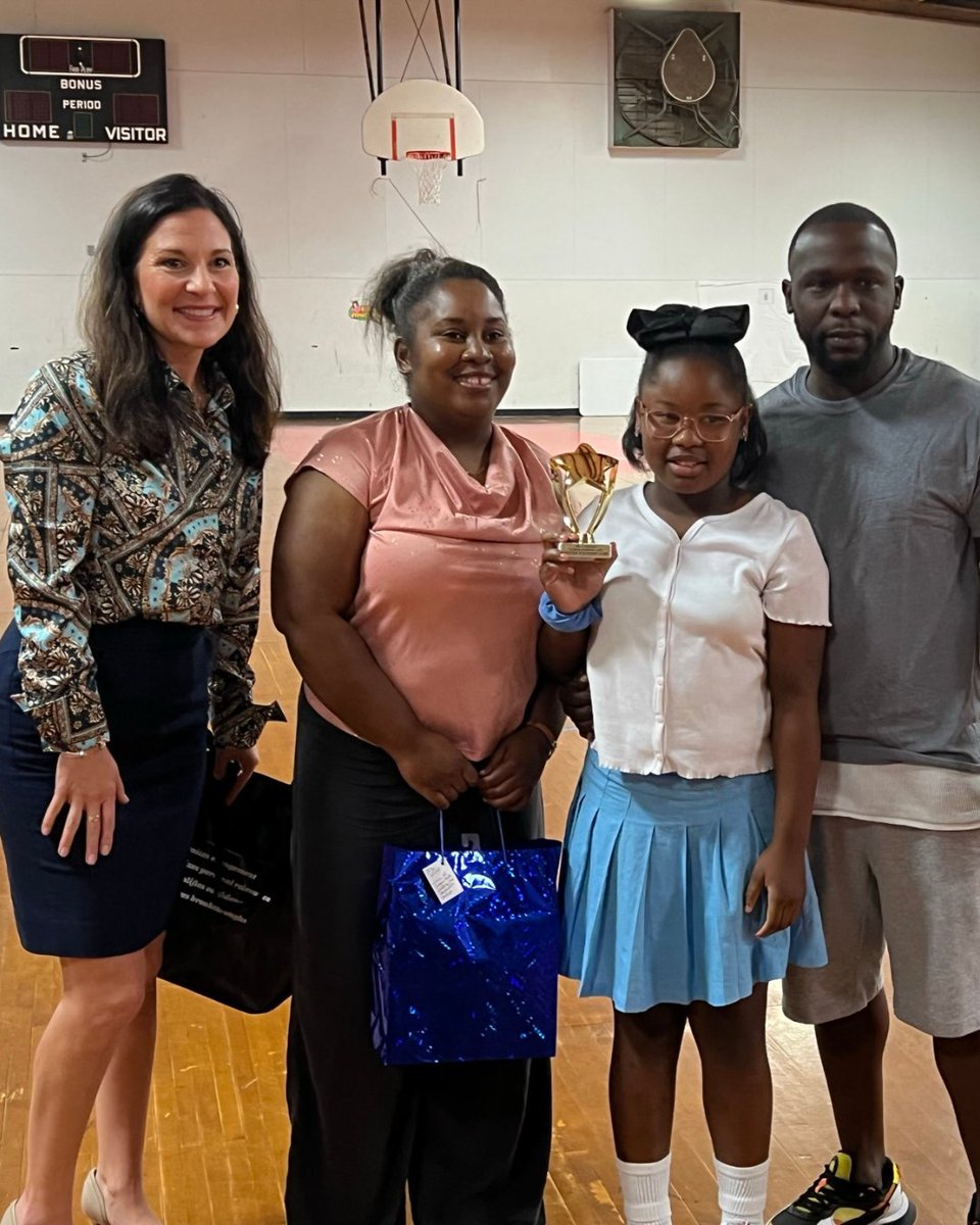 ImagineLearning's tweet photo. @ImagineLearning celebrates #Math success with school superintendent, staff, and students in Mississippi Student Recognition Tour! 🏆🥳⭐ Today, we give credit to the teachers who launched an aggressive math recovery effort using #ImagineMath and #ImagineMathFacts! https://t.co/TE7LWRnV0G