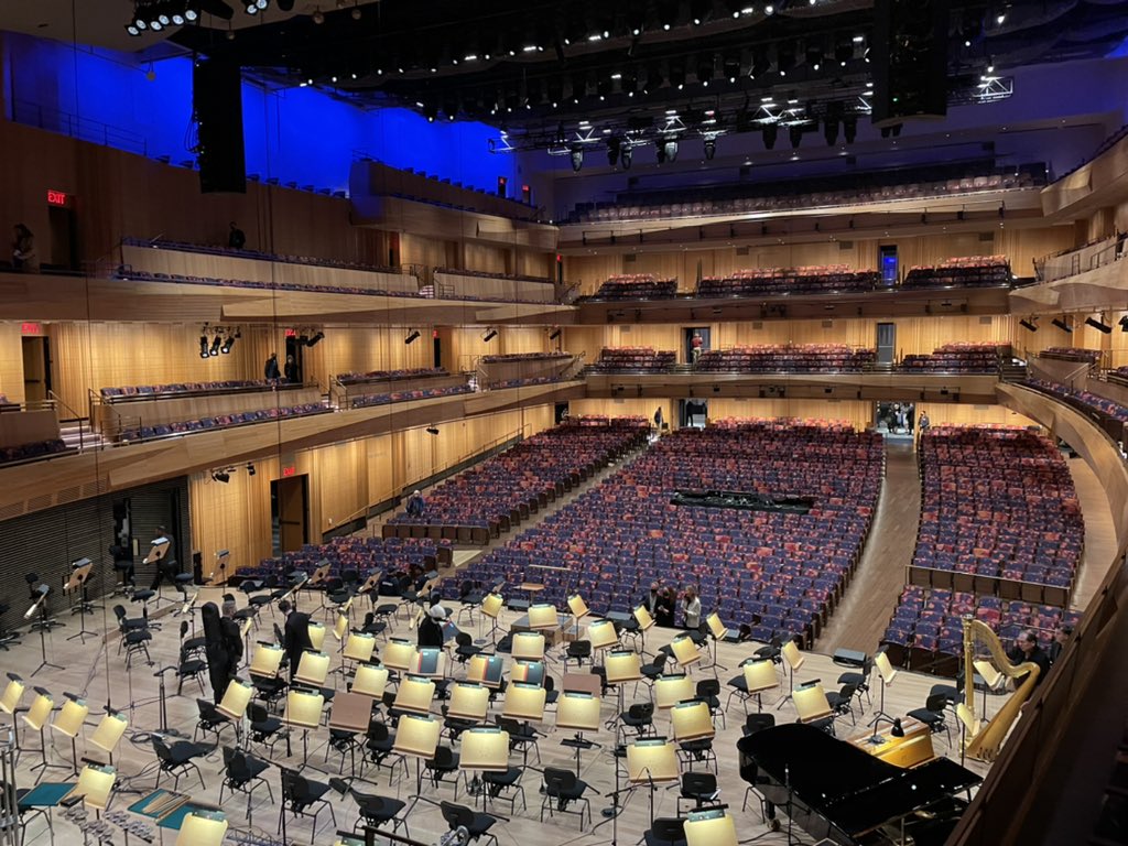 AlexandraScuro's tweet photo. Kicked off the 2022-2023 season with the @nyphil in their new home last night 🤩 https://t.co/sNmuS4m2hh