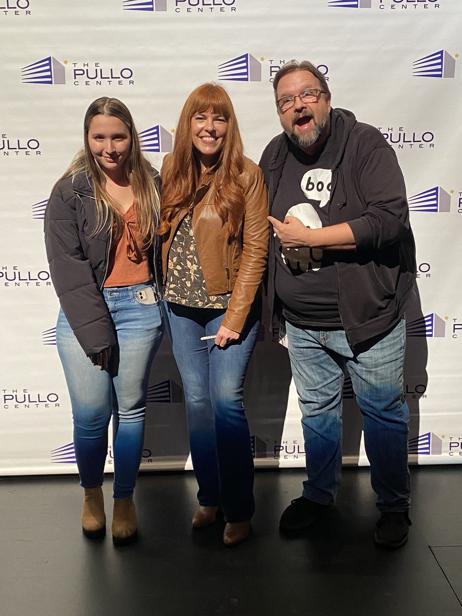 3countintern's tweet photo. @amybruni was in “good spirits” tonight.    It’s gonna be a great show! 

#supernatural 
#goodspirits https://t.co/E4oKdjQEwf