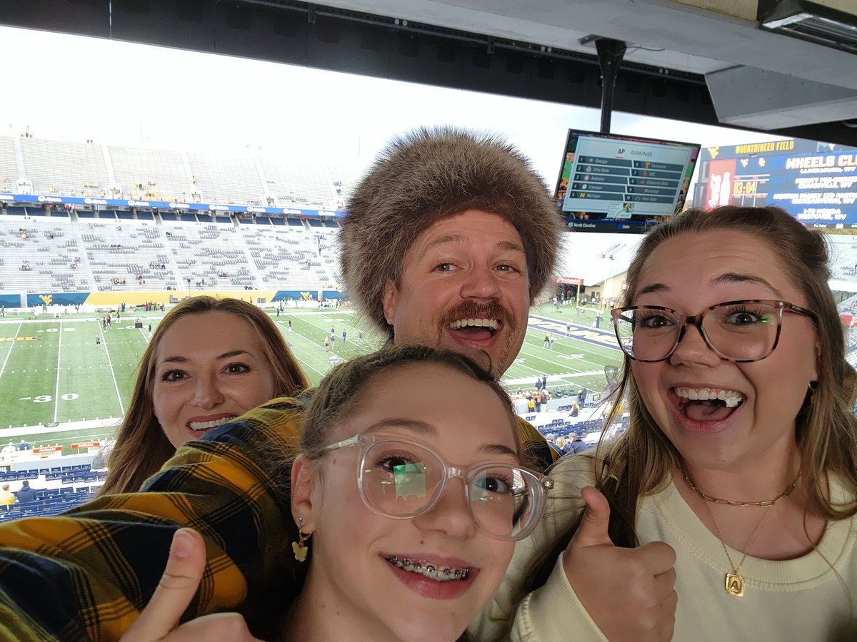 drmullins's tweet photo. Letttttsss Goooooo!
#wvugame #beatbaylor https://t.co/J6FZHWWYBF