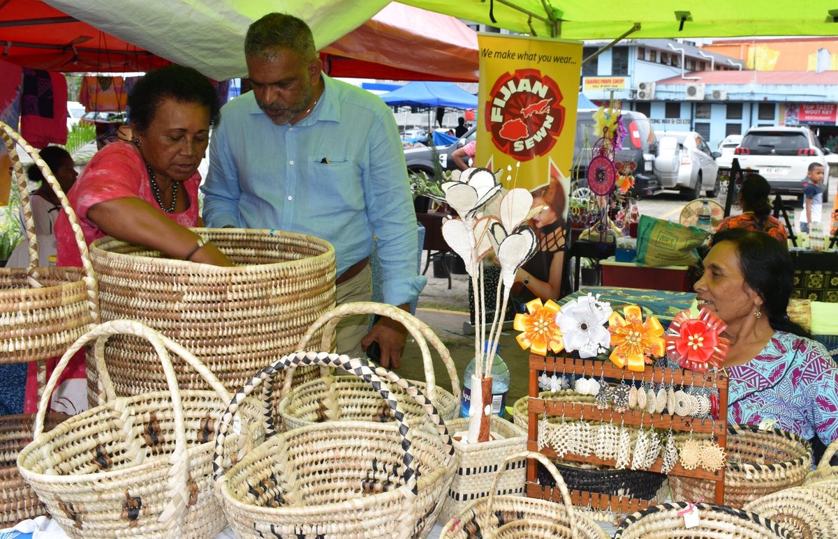 What a wonderful display of talent by the women at the National Craft Show Exhibition, Nausori. There’s pottery, ceramics, mats, kuta, fans, masi and weaving and carving. You can see the hard work in the intricate details. @fijian_made