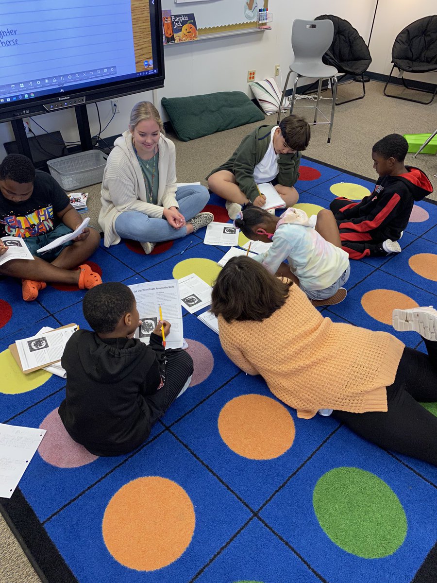 MrsRobersonCFB's tweet photo. I spy great work happening in the world of literacy with our @McKamyElem teachers and students! Keep it up Trailblazers!! 💫 @mpruitt1 @rlangston731 @CFBISD #cfbproud https://t.co/Z5LrdVbMrn