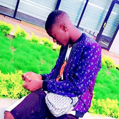 Dizen49013086's tweet photo. #NouvellePhotoDeProfil https://t.co/qzTJSapO7t