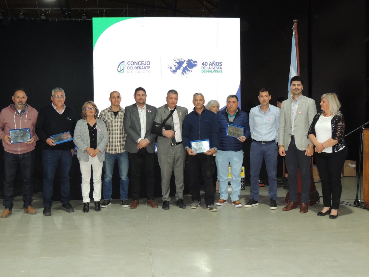 francodmiranda's tweet photo. Gran homenaje a nuestros héroes de #Malvinas!
Sus nombres serán honrados con la designación de calles de un nuevo barrio en #RioCuarto

A nuestros veteranos y caídos en Malvinas, siempre presentes! https://t.co/hbZvJuAA0c
