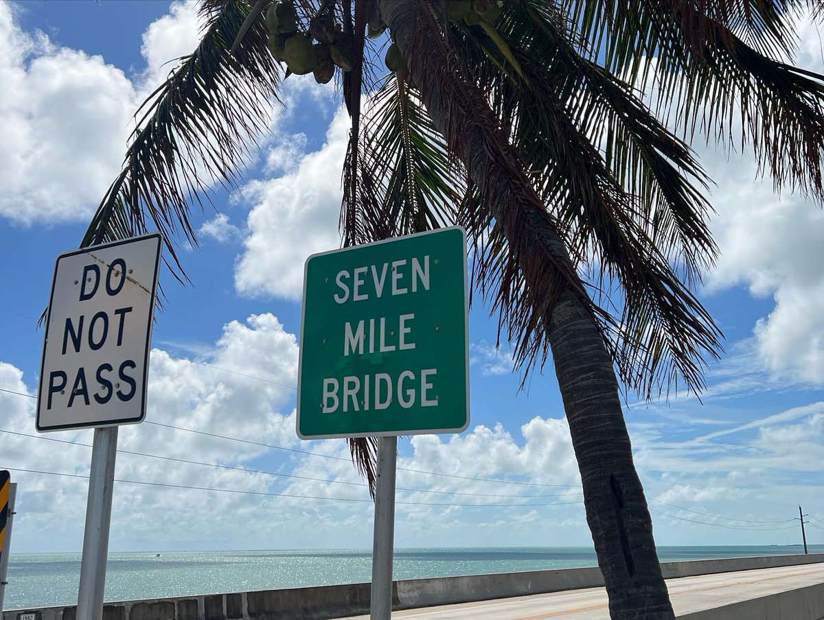 PartyInKeyWest's tweet photo. Imagine being in a hurry lol #donotpass #sevenmilebridge #chill ๐ท @ferrierrichard
More: https://t.co/QtRb8xK3hD
Follow us: @PartyInKeyWest
Hashtag us: #PartyInKeyWest https://t.co/tbaPcpu4nu