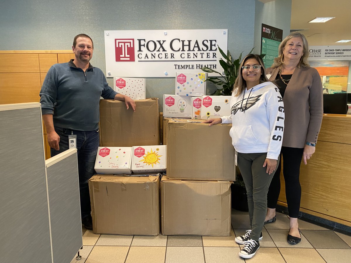 CRiverLabs's tweet photo. Our amazing team in Horsham, Pennsylvania helped put together a Kynd Kits for the @FoxChaseCancer. The kits were distributed to patients undergoing chemotherapy. 

Charles River worked on 93% of #oncology drugs approved by the FDA in 2021. #OncologyAwarenessMonth #LIFEatCRL https://t.co/PclRlxkBsm