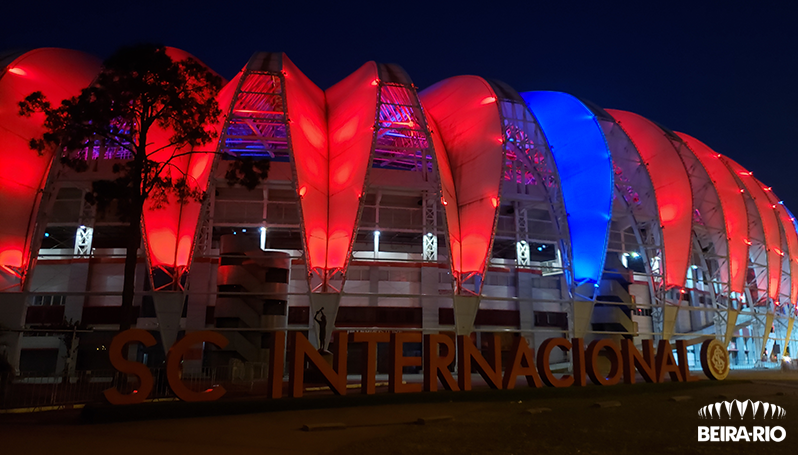 SCInternacional's tweet photo. Beira-Rio iluminado em alusão ao Dia Mundial da Trombose, data criada para reforçar a importância de campanhas de conscientização sobre o tema. 🏟️❤️

🔗 Saiba mais: https://t.co/DhrlMOPE47 https://t.co/bh2c0xbwGe