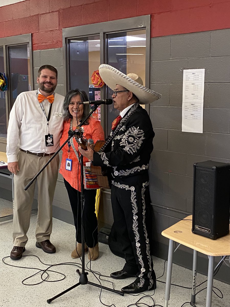 Cardinal Valley leaders and staff know how to throw a party! Hispanic Heritage Night! #TeamNotGroup #OneOfSeven #Cadre3 #CVE #FCPSKY