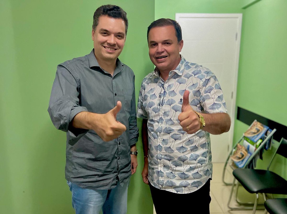 walteralvesrn's tweet photo. Reuniões com prefeitos e lideranças do MDB no Rio Grande do Norte, conversamos hoje com o prefeito de Nova Cruz, Flávio; prefeito de Bento Fernandes, Júnior; e a prefeita de Paraná, Josiene. 🤝
#Reunião #NovaCruz #BentoFernandes #Paraná #LulaPresidente #MDB https://t.co/3A5vWfuQsw