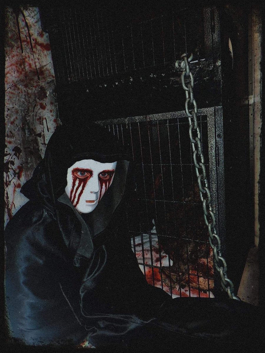 thebasementER's tweet photo. Edward keeps putting me in the cage
-Toby https://t.co/M6NGzUGEKE
