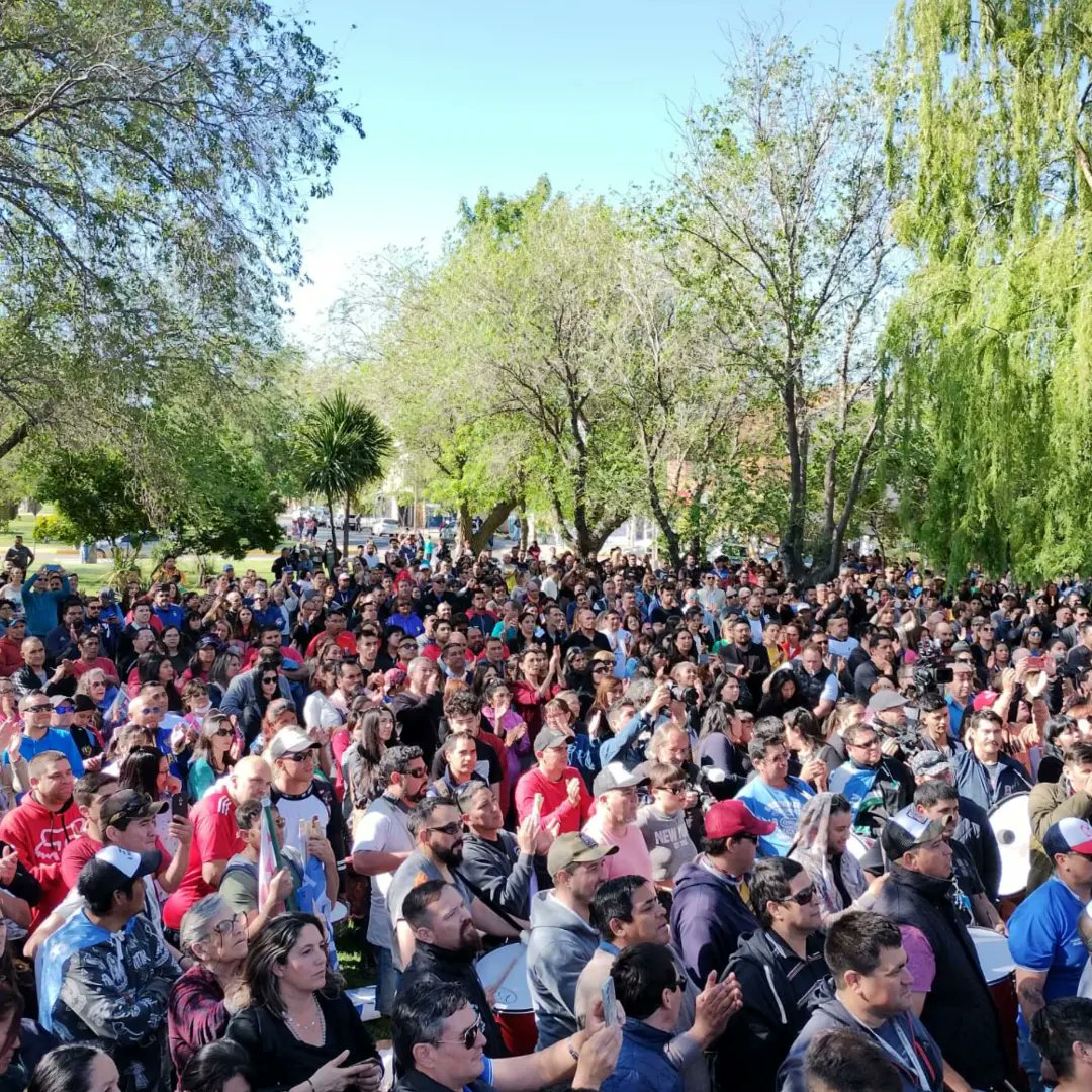 ConcejalesMPN's tweet photo. Acompañando también a nuestros candidatos a Gobernador @marcoskoopm y a Vicegobernadora @anapechen por una provincia donde #HayFuturo

#ListaAzul💙
#neuquenciudad https://t.co/QKqSCyQ1Xx