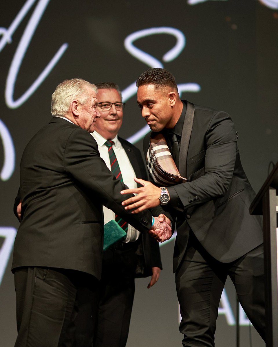 SSFCRABBITOHS's tweet photo. A player, a coach, a Chairman and a hero. 🙌 Happy 77th Birthday George Piggins. 🍻🎂🐇❤️💚 #GoRabbitohs https://t.co/GCBf4cncYG