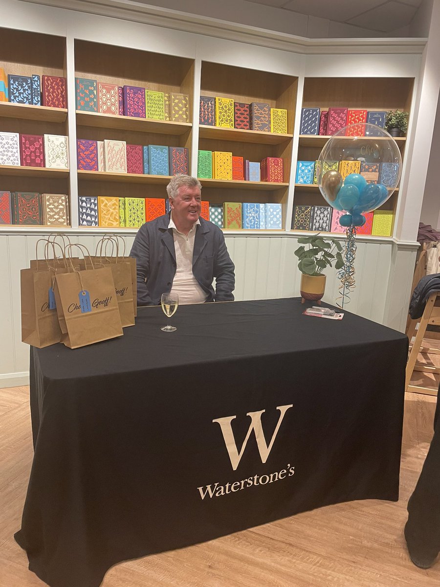 DuncanEast's tweet photo. Cracking night celebrating the book release (and birthday!) for the top man that is @GeoffShreeves #cheersgeoff https://t.co/Vffy9dw2EB