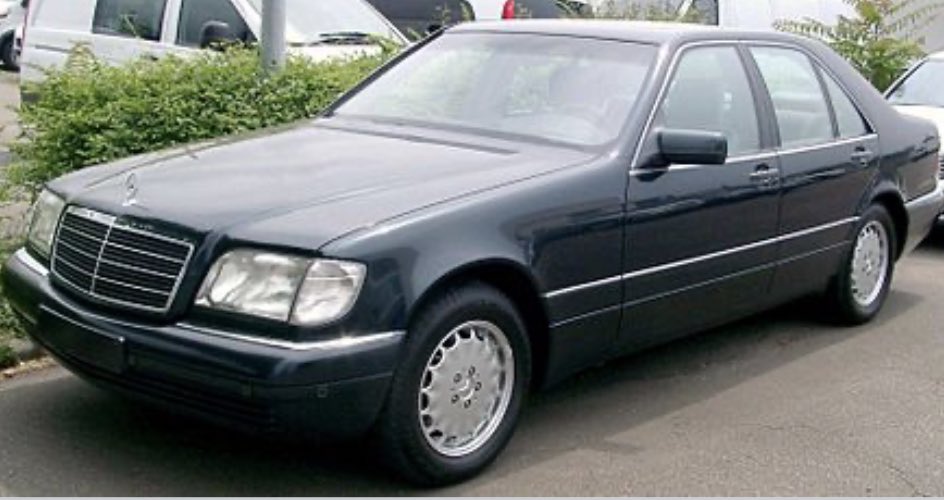 GachetPaul90's tweet photo. “EL ACCIDENTE"

Pasadas las doce de la noche, el Mercedes-Benz W140 en el que viajaban se estrella a gran velocidad contra una columna de hormigón del tunel, sumando ello que no llevaban los cinturones, el resultado fue catastrófico. 

(Adjunto imagénes relevantes) https://t.co/QJ2ZEfbp8Y