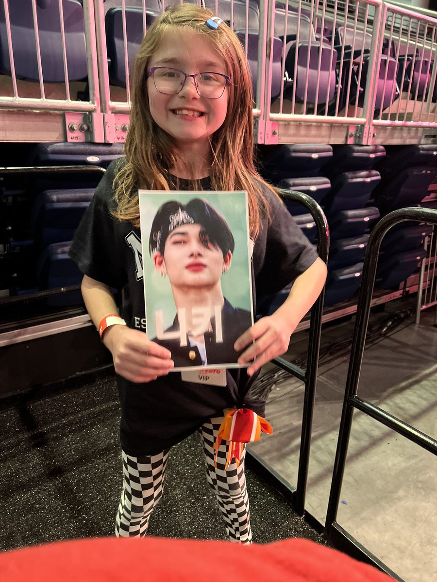 kpop_1987's tweet photo. She is ready for Ni-Ki!!!! @ENHYPEN her first concert ever ! Rocking with me in the ADA section of VIP! #MANIFESTO_IN_CHICAGO https://t.co/SVDcJ6Crut