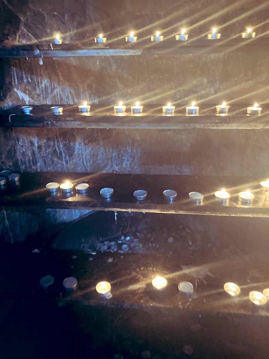 🇮🇪 Ar scáth a chéile a mhaireann na daoine. ✝️
Humbled to join <a href="/ADNaFianna/">Abu Dhabi Na Fianna</a> and the Irish community at a vigil this evening in Abu Dhabi for the ten victims of #Creeslough.  Particularly hard for UAE residents from Donegal but the #GAA community stood together with them this eve.