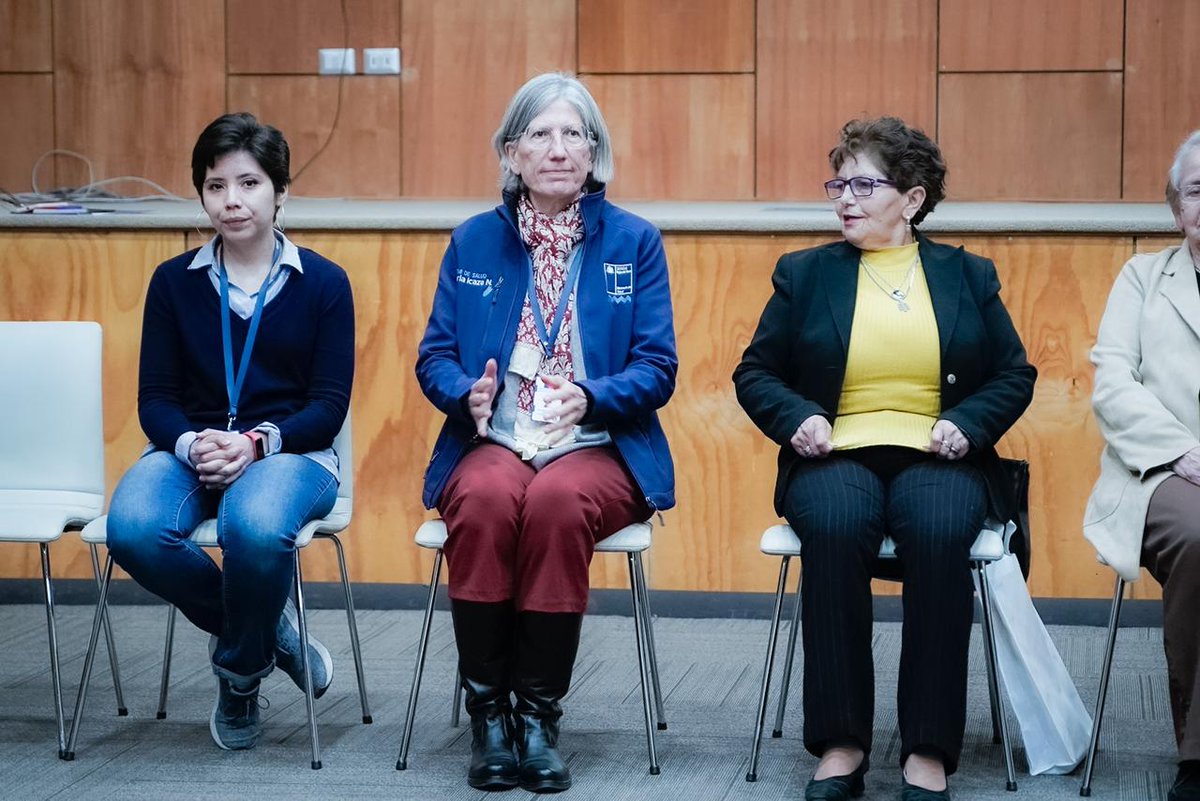 SeremiSaludM's tweet photo. 📣 Junto al Consejo Asesor Regional, la seremi Gloria Icaza 👩‍⚕vivió una jornada de trabajo donde abordaron temáticas de salud mental, envejecimiento saludable y nuevas medidas COVID-19, entre otros. Problemáticas e inquietudes que son insumos para las políticas públicas ℹ✅. https://t.co/4jq8COHyOi