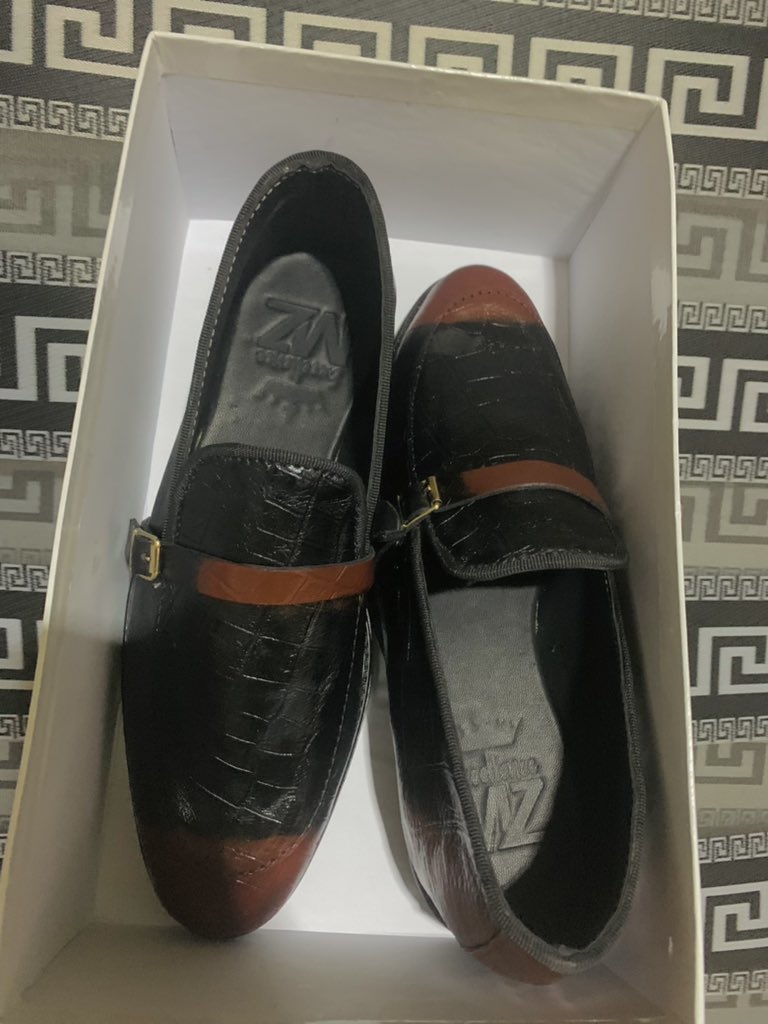 excellenceMZ's tweet photo. A journey of a thousand miles begin with a fabulous pair of shoes.  
Available in different sizes and colors.
#patrickfakoya #BeautyIsBack #Luth #BBNaijaSeason7 #Nurses #electricity #inflation https://t.co/3MYX40aD3i