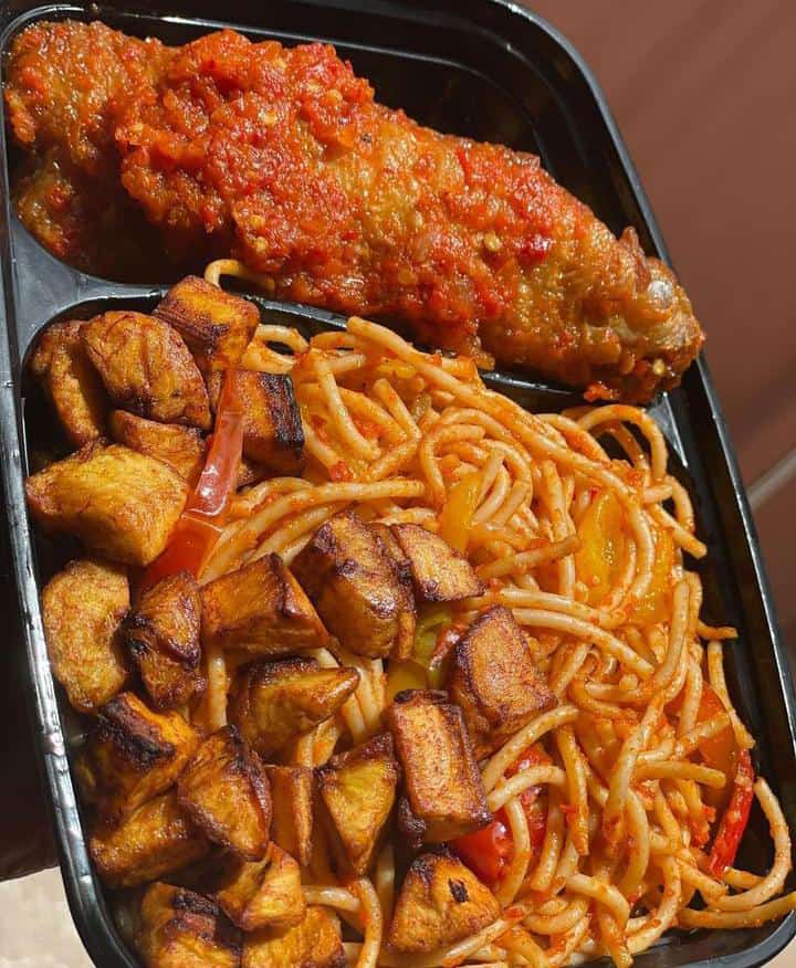 Rheas_Food's tweet photo. The weekend is upon us😍.
Order this beauty to share with your love ones.

#Foodie
#CalabarChef
#Rhea https://t.co/cj2gJdGcor