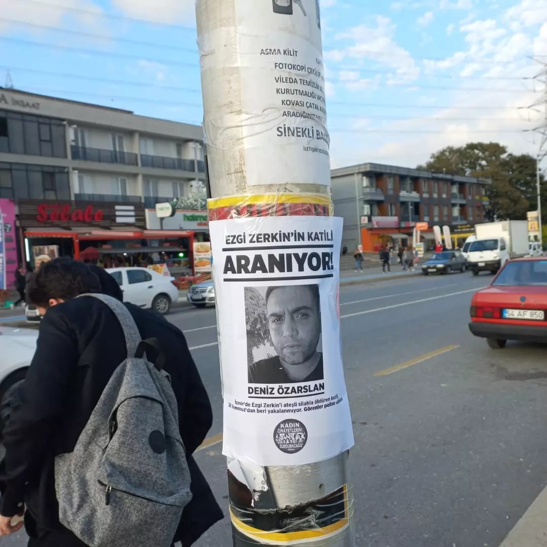 #katilaraniyor  Ezgi Zerkin'in katili Deniz Özarslan hâlâ  yakalanmadı! 
 
Deniz Özarslan yakalansın, Ezgi için adalet sağlansın. 
İl il  #KatilAranıyor
📍Sakarya
<a href="/KadinCinayeti/">Kadın Cinayetlerini Durduracağız Platformu</a> 
@kadinmeclisleri