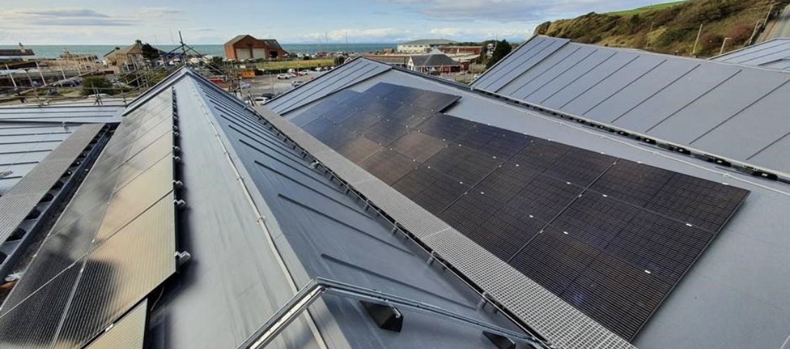 ELowEnergy's tweet photo. For #ThrowbackThursday, we wanted to share a solar panel installation we did on the roof of The Bus Station in Whitehaven in Cumbria. It houses the likes of #BarclaysEagleLabs and #ThePeddler. 

#solarpower #solarpanels #solarenergy #solar #decarbonisation #whitehaven #cumbria https://t.co/l3eKIJbuIL
