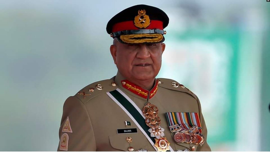 MaqboolButt5's tweet photo. Pakistan's shame | History will treat you unkindly 
#bajwa_traitor | #Bajwa | @OfficialDGISPR https://t.co/CzM0fRBg0y