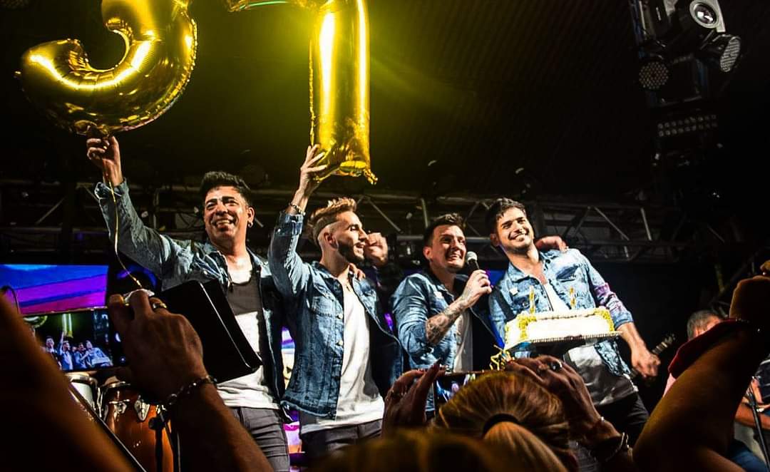 nesperoiak's tweet photo. CUENTA REGRESIVA PARA #aniversario38trula 🎉🥳
¿Qué les parece que no debe faltar en el festejo?…
Estaremos viendo sus comentarios 👀
#trula #festejo #aniversario #38años #cuarteto #bientrula https://t.co/ldj93N5MZJ