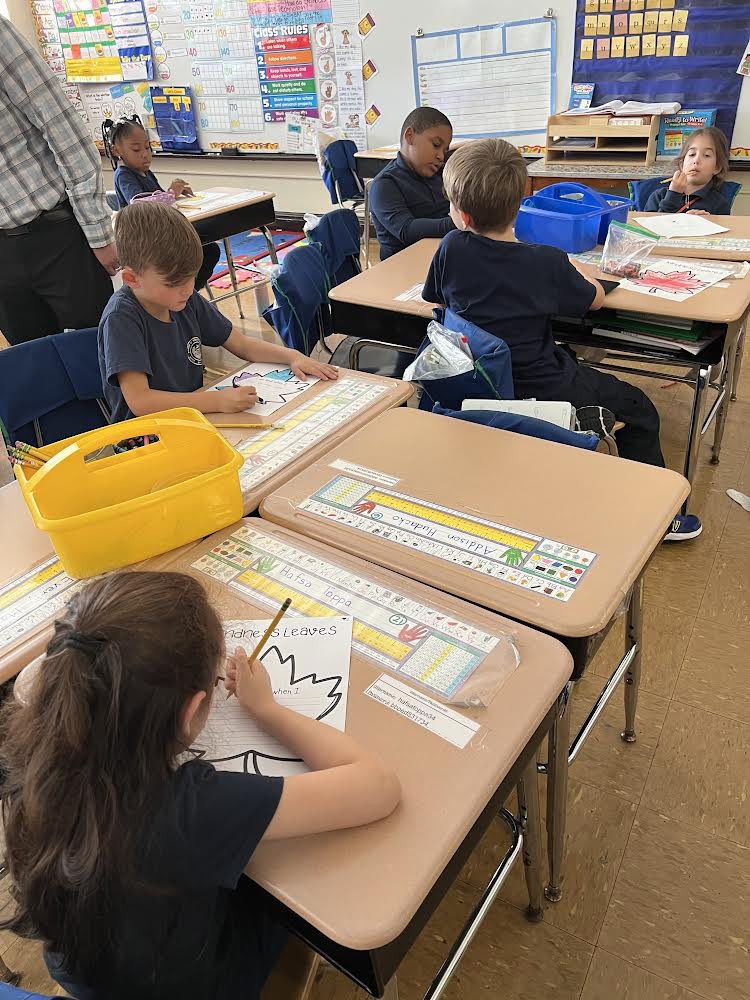 HEHHawks1's tweet photo. Ms. Drew conducted a “Kindness Leaves” activity in Ms. Giordano's class today. This activity is designed to help spread kindness, inspiration, gratitude and positive messages throughout the school. Students read the book “A Little SPOT of Kindness!” @BayonneBOE https://t.co/Y0pI0bdqTT