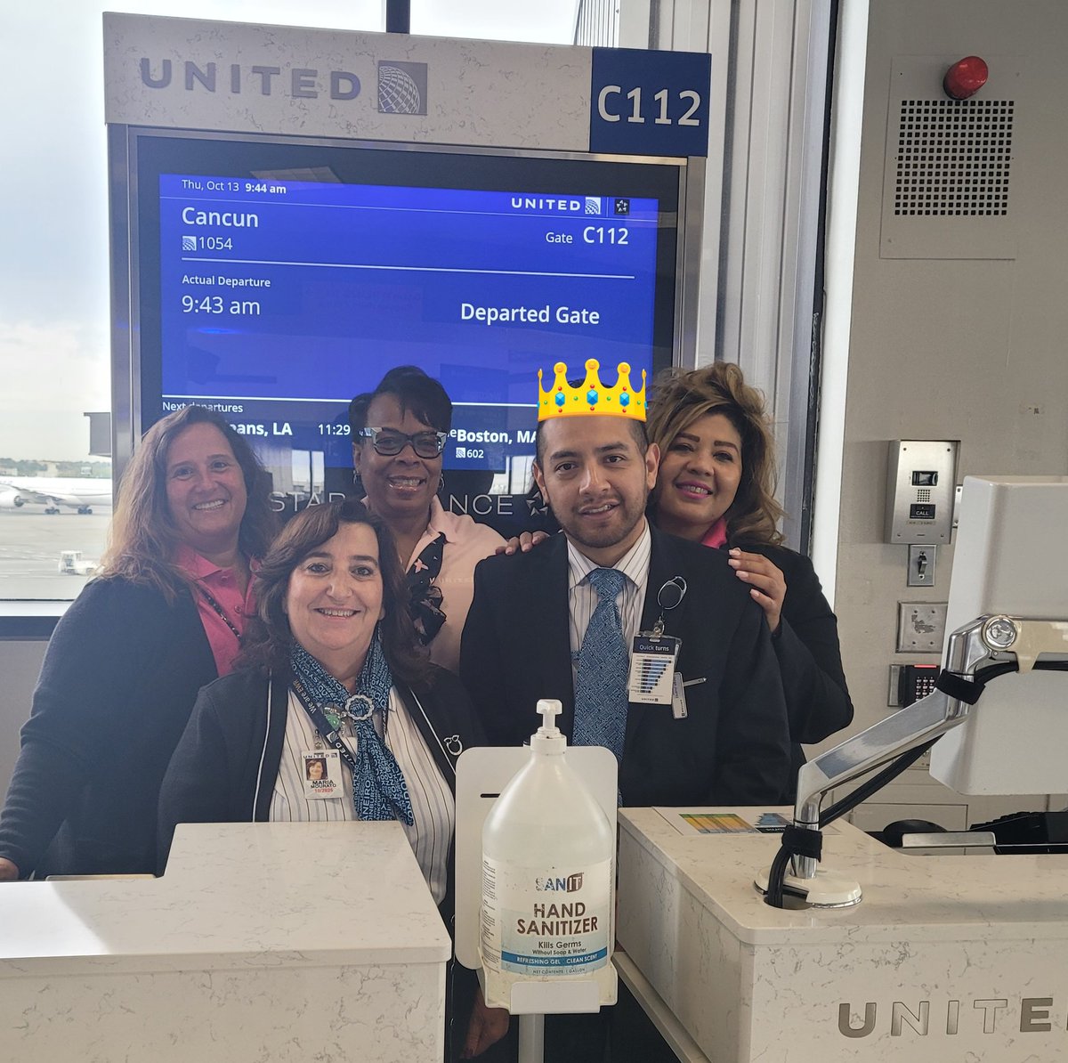 jojobils's tweet photo. Great friendships &amp; tons of support! All while we're Pretty in Pink!
#BreastCancerAwarenessMonth 
#United
#unitedconsistencyteam
#beingunited
#GoodLeadstheWay
@jordon_bykowsky
@MikeHannaUAL
#EWRairport https://t.co/YJ1EM9EiVe