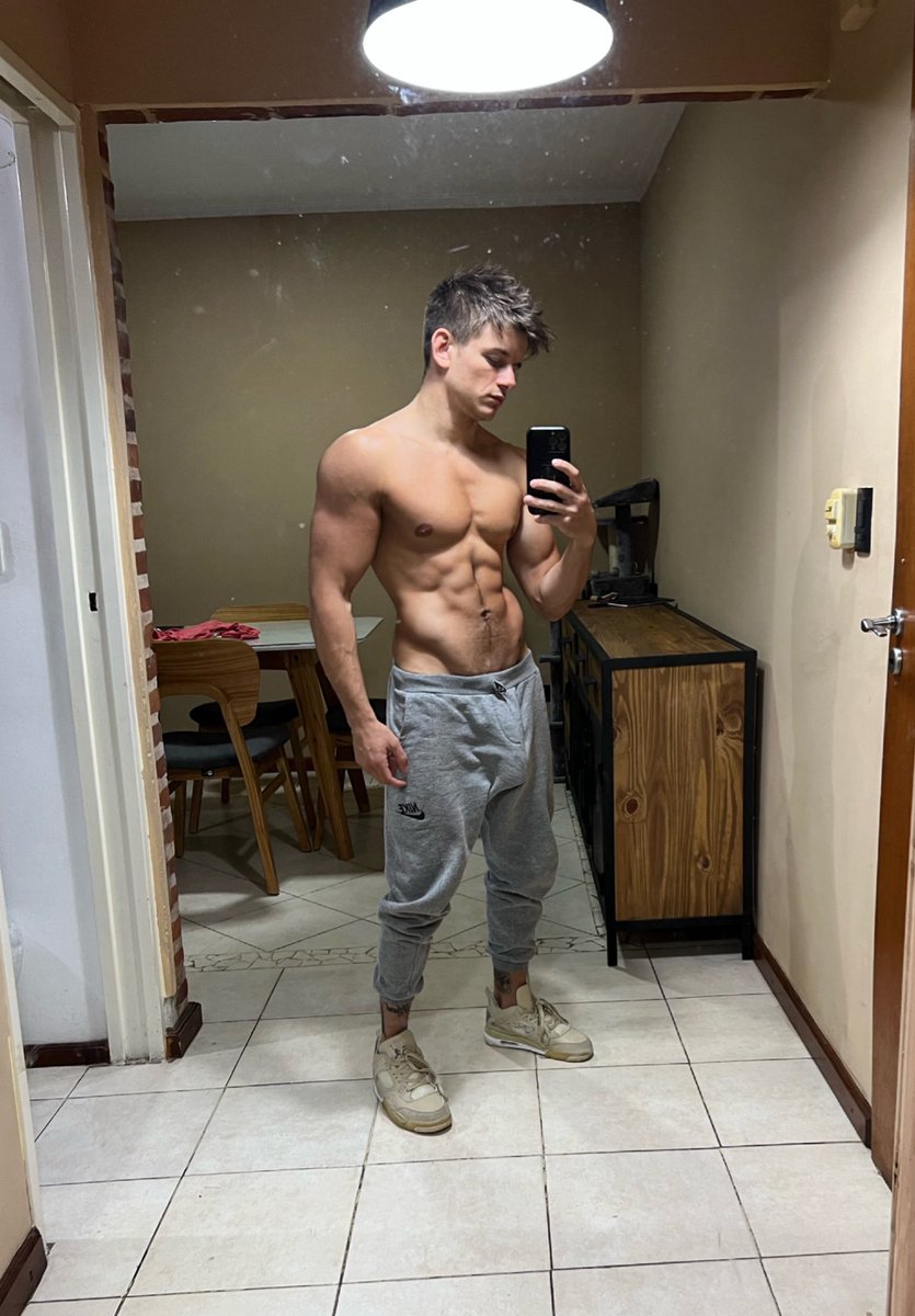 marco_maxxx's tweet photo. Instagram vs. Onlyfans

👉🏻 Which one do you prefer?

Profiles:
https://t.co/Cus6xlvbaC
https://t.co/DcyqmFtjMn https://t.co/jclpR6xx6g
