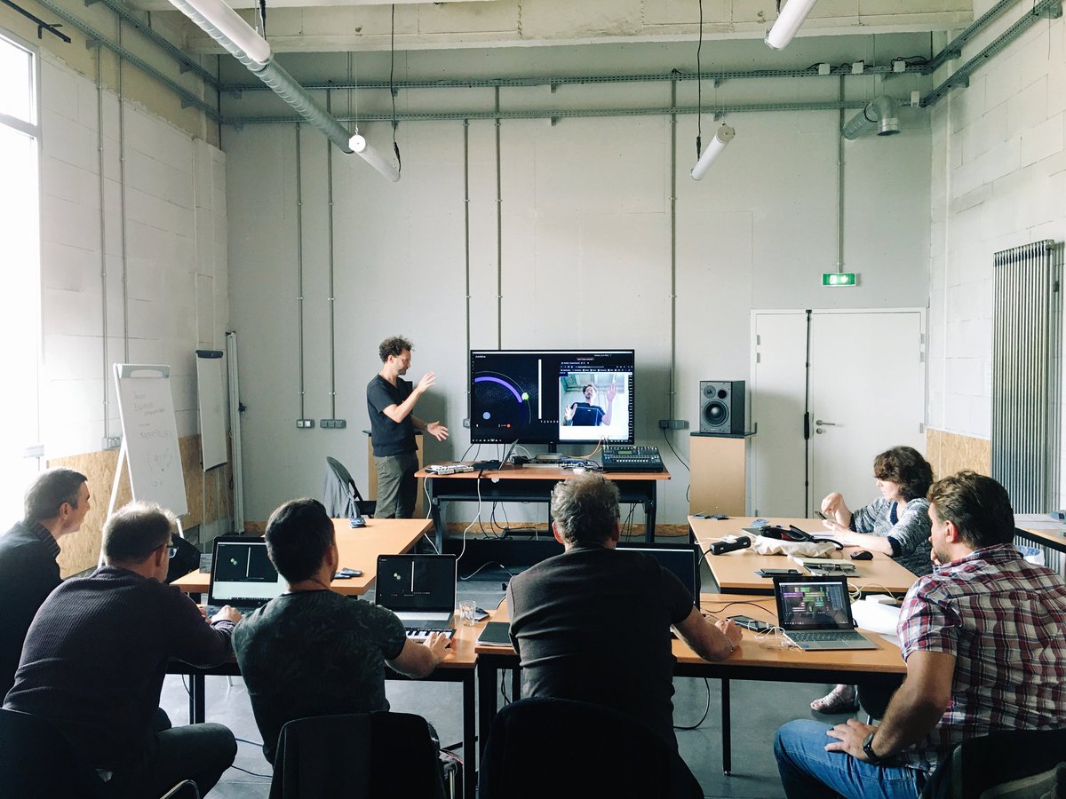 EMCC_Aix_Mars's tweet photo. Une belle journée de travail à Marseille pr les professeurs #EMCC #Lycée sur l'appropriation du logiciel #MotionKit
🔗https://t.co/ZHf5qg03U8
💡Un grand merci à Sébastien Béranger co-créateur du logiciel ainsi qu'à l'équipe du #GMEMCNCM pr la visite des studios d'enregistrement https://t.co/vG4hVf9l4v