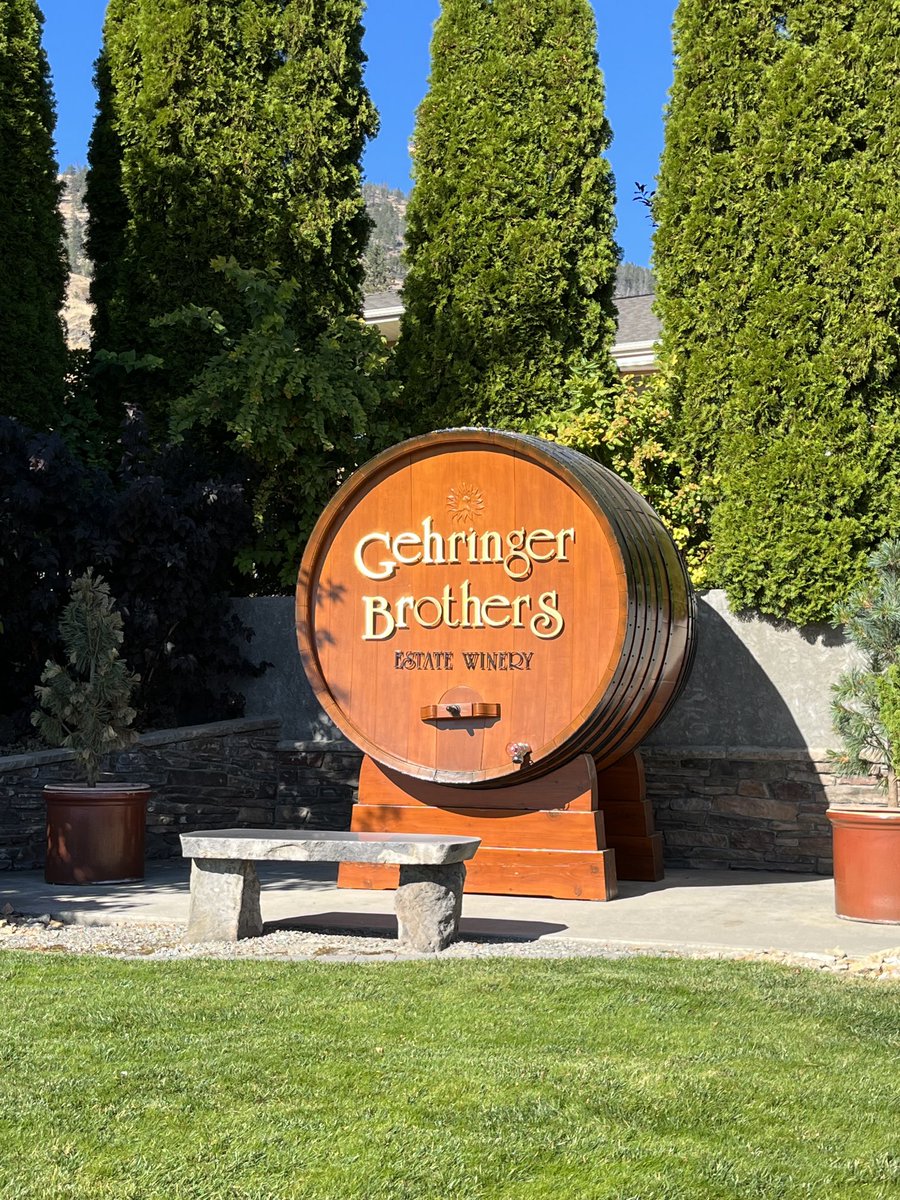 T_fingler's tweet photo. My 2nd stop of the day! So hot out here, amazing weather! #gehringerbrothers #red #rose #osoyoos https://t.co/PB4SyjCafN