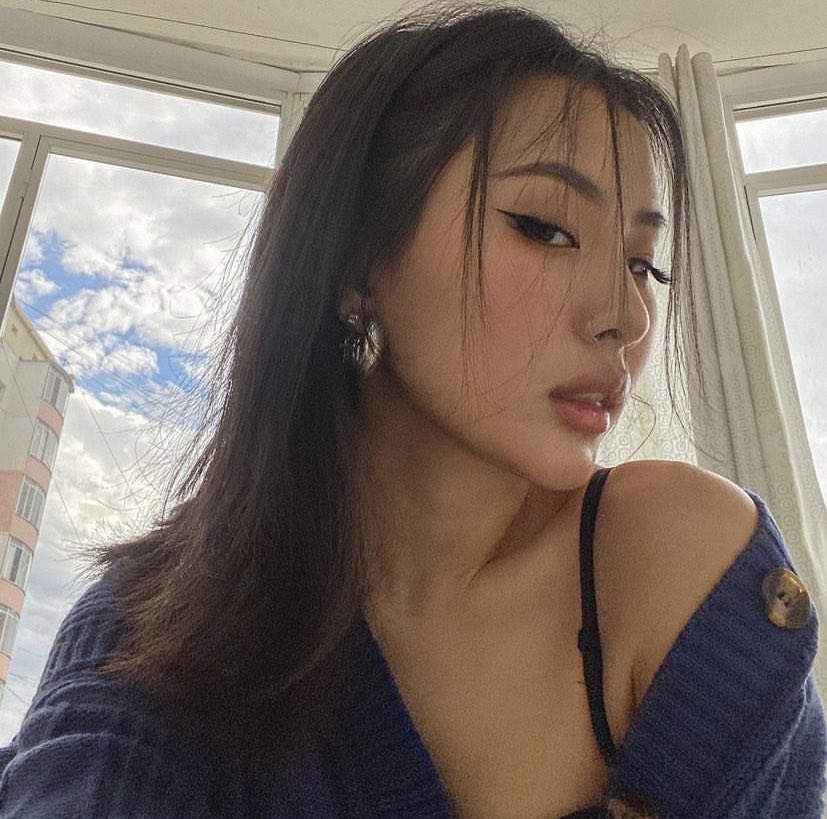msraudrsbase's tweet photo. nome: emma vanity
idαde (16-19): 18
sexuαlidαde: bi
pronomes: ela/dela
frαternidαde: ravenclaw
erα: marauders
user: @vannityemms 
extrαcurriculαr: astronomia
shαpe + 2 fotos: diana an https://t.co/493qMC4DMA