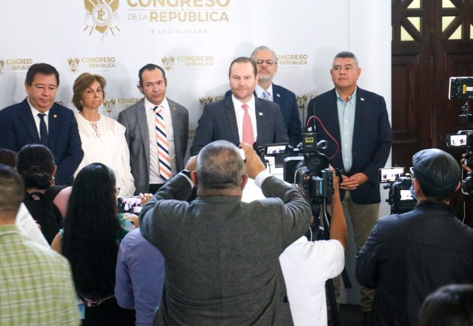 noticias 10 tweet media