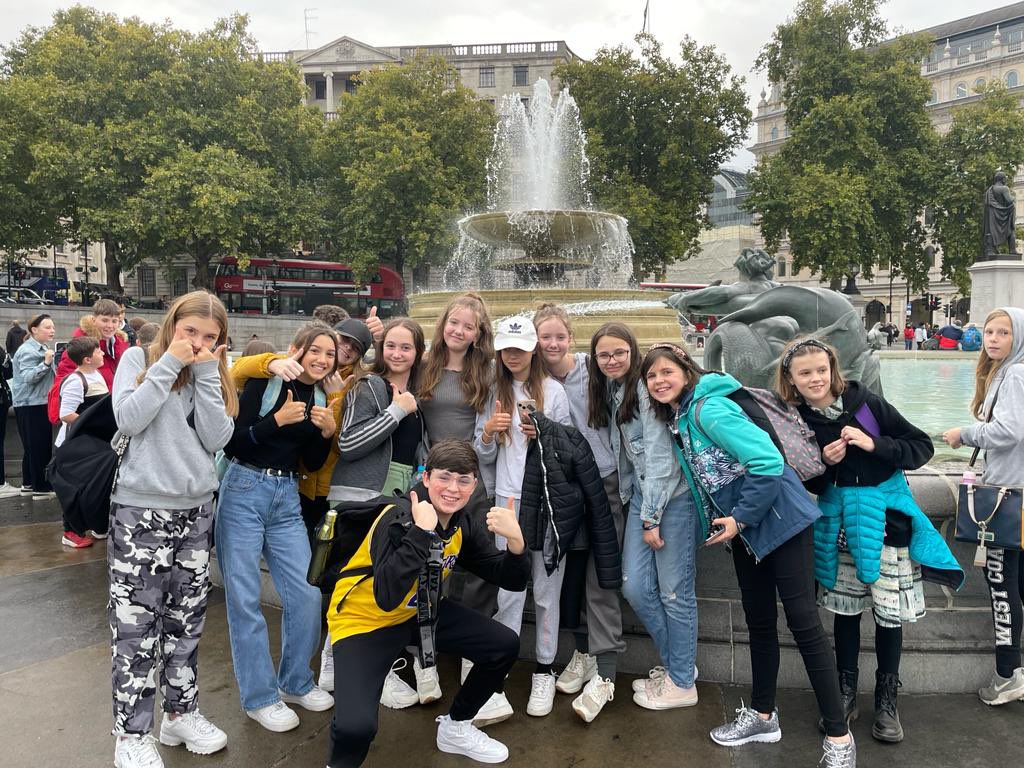 nieperperform's tweet photo. What an amazing trip! Students were brilliant and throughly enjoyed attending the theatre and exploring London. Thank you for all the parent and carer support in order to make this trip possible. Well done Y8, you’ve been a pleasure! @nieperacademy https://t.co/5BED5U8Gau