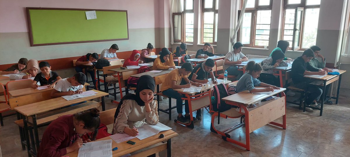 Şanlıurfa İl Milli Eğitim Müdürlüğümüz tarafından gerçekleştirilen 8. Sınıflar Hazır Bulunuşluk sınavımızı gerçekleştirdik.. Emeği geçen öğretmenlerimize teşekkür ediyoruz..
<a href="/EyyubiyeMem63/">Eyyübiye İlçe Milli Eğitim Müdürlüğü</a>  <a href="/harrani63/">AHMET DEMİR</a> <a href="/hasanacaboga/">hasanacaboga</a> <a href="/ali_kbulut/">Ali Karabulut</a> <a href="/valisalihayhan/">Salih AYHAN</a> <a href="/mehmet_cakmak63/">mehmet çakmak</a> <a href="/sanliurfammem63/">Şanlıurfa İl Milli Eğitim Müdürlüğü</a>
