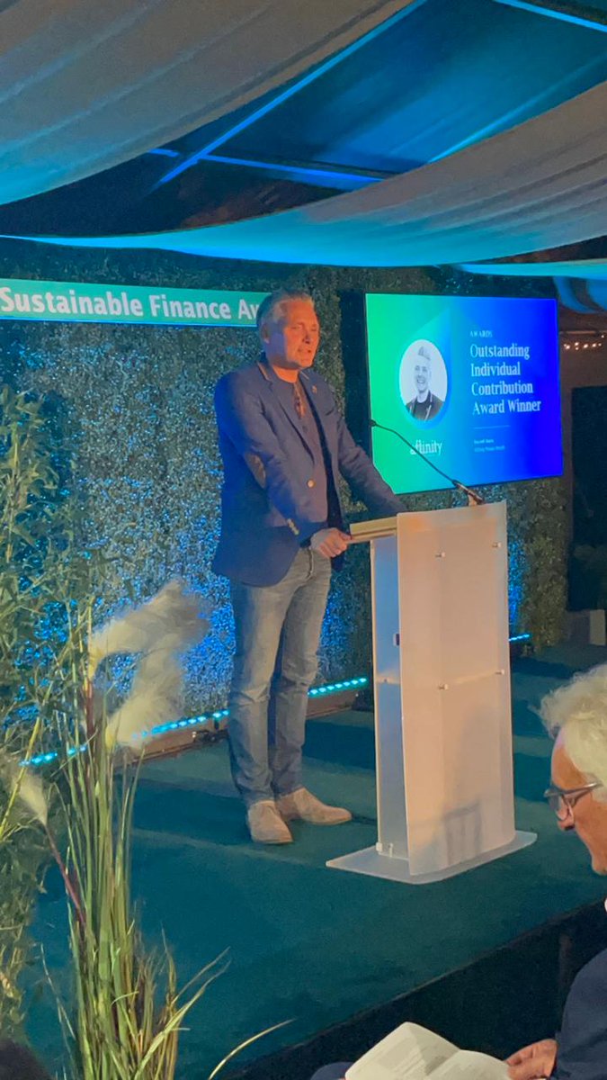 Another rapturous applause from the audience for the Outstanding Individual Contribution Award winner – Russell Waite from <a href="/AffinityPW/">Affinity Private Wealth</a> 🏆👏👏
#Jersey #SustainableFinanceAwards