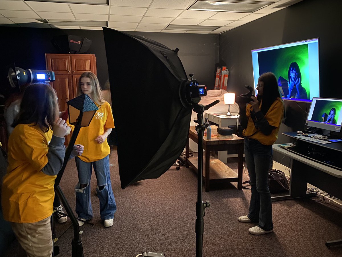 rgordon04's tweet photo. Students creating some Spooky photos, Cardinals and Superman at #ExploreOTC https://t.co/9DqgFGkIMd