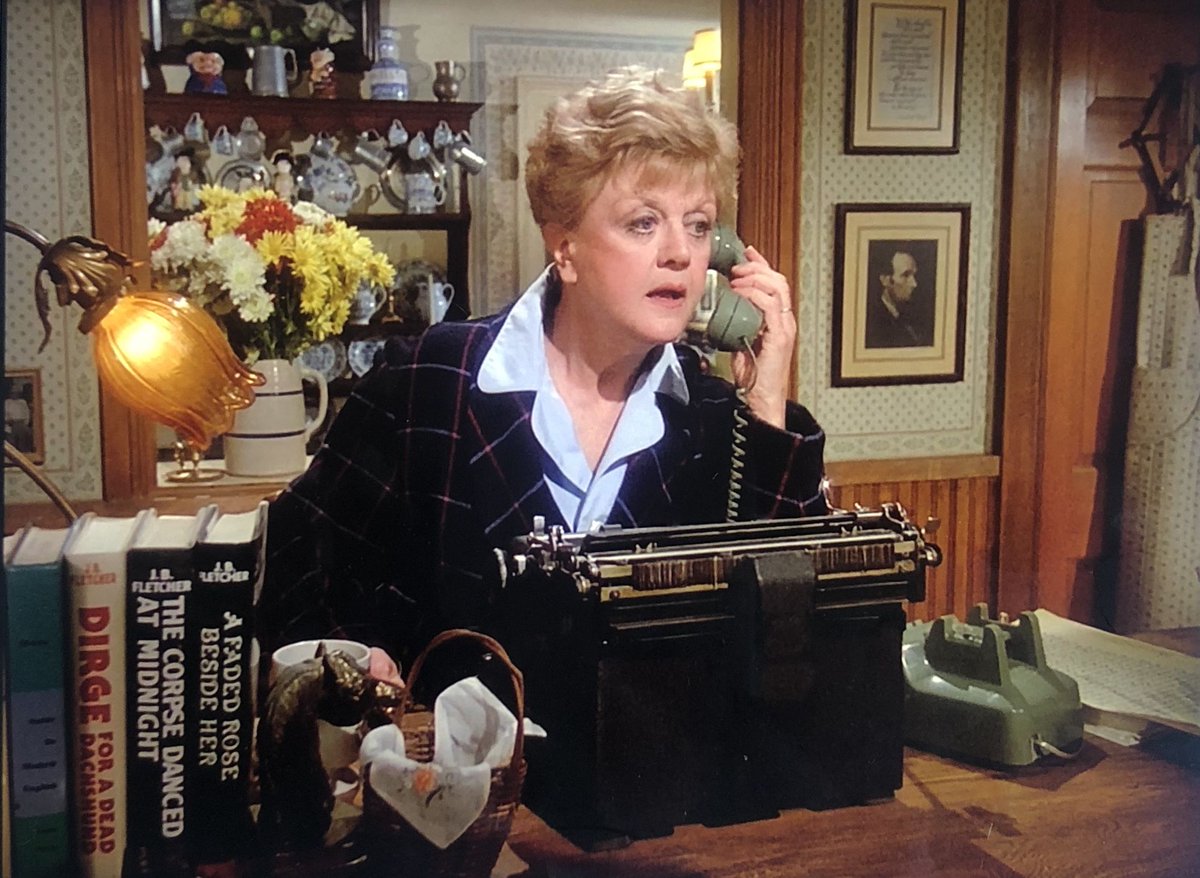_AngelaLansbury's tweet photo. Dame Angela Lansbury could make even murder feel cozy: https://t.co/R92LeL0u5Y https://t.co/ujxJAh89aU